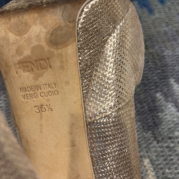 Fendi Peeptoe Bow Gold Heel - Picture 5 of 5